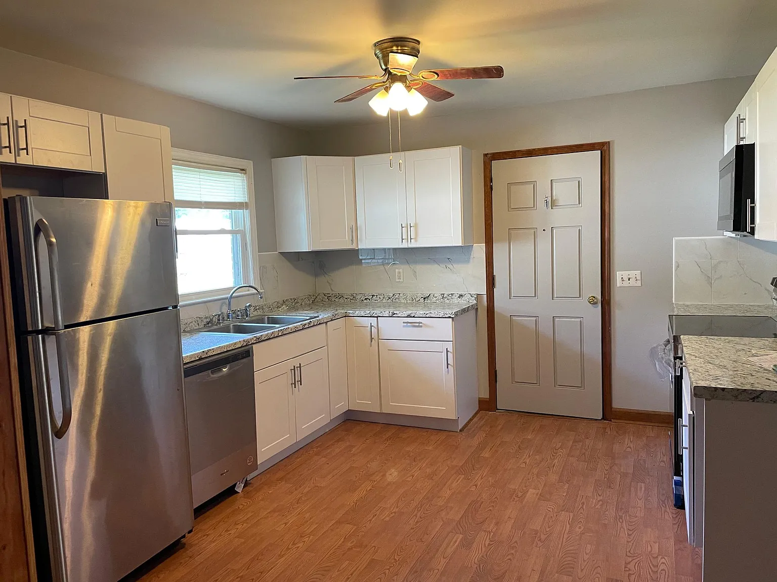 307 Claudine Dr — Photo 3