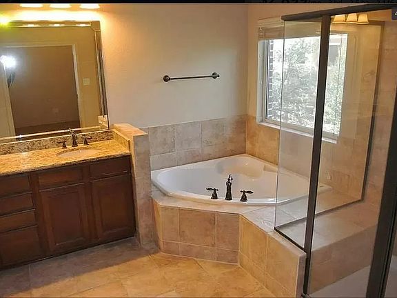 4th image of 2992 Sicily Way #902