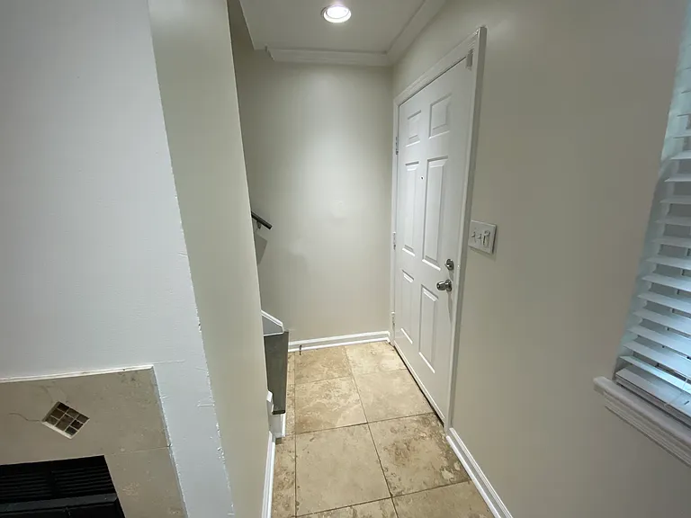 55 Oneonta Dr — Photo 3