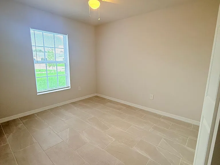 620 SW 7th St — Photo 11