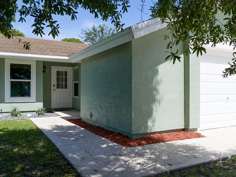 1st image of 1632 SE Kestwick Court