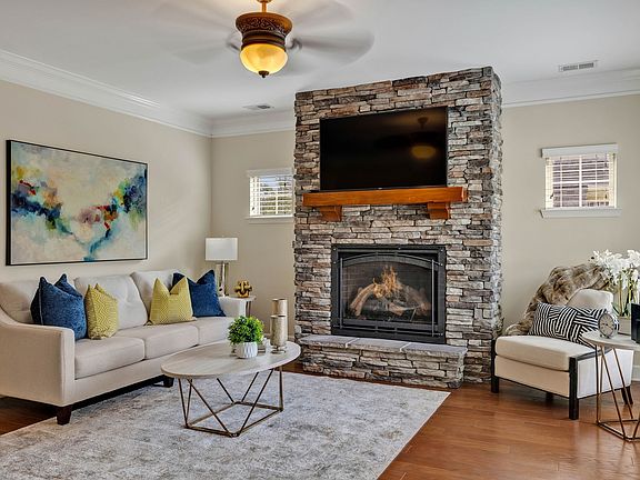 3rd image of 2179 Kirkwall Dr