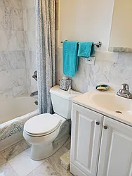 Rented by R New York