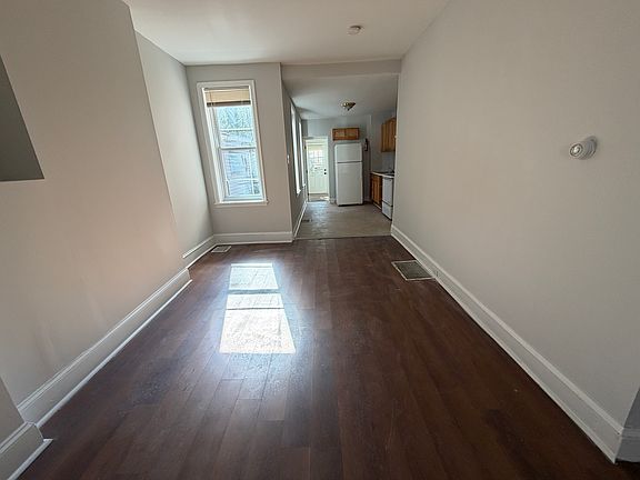 2nd image of 1026 Bennett St