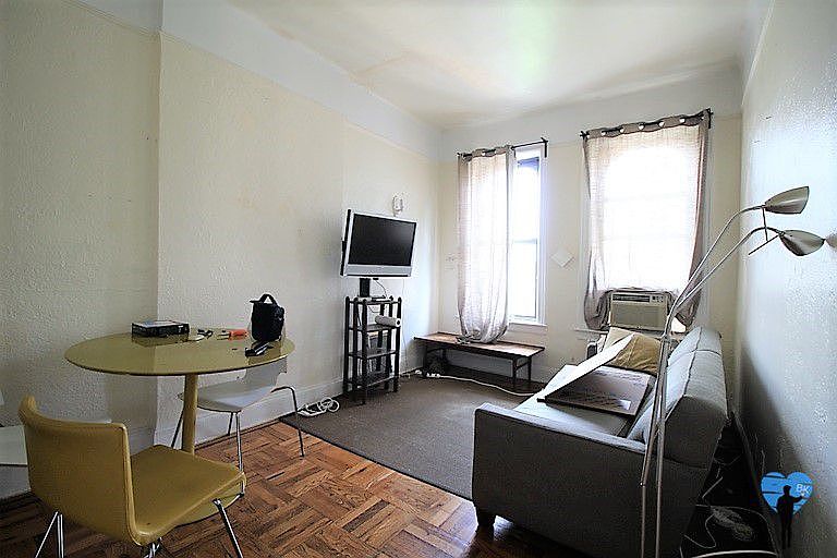 1st image of 156 Vernon Ave APT 4D