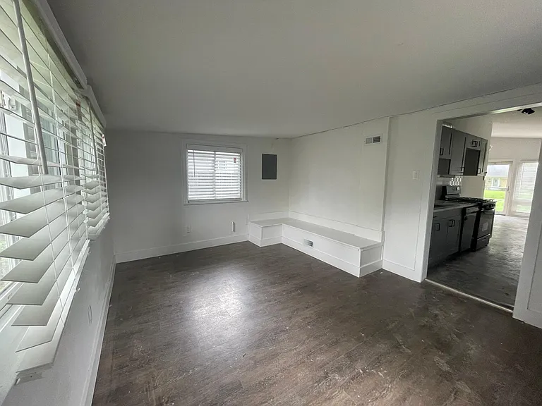 1321 Hugo St — Photo 3