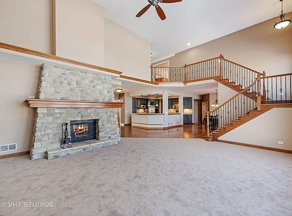 3rd image of 458 Pheasant Hill Dr