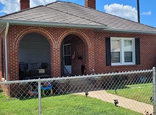 216 Lowell St, Ninety Six, SC 29666