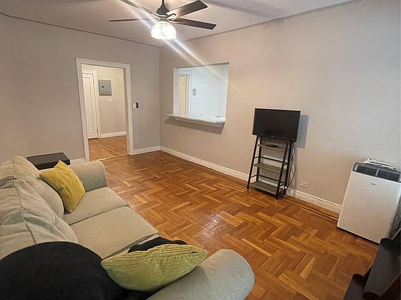 5th image of 1922 McGraw Avenue #1H