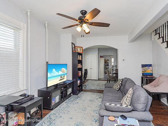 5th image of 23 Lexington Ave