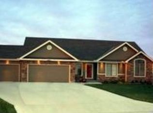 6213 Berando Ct, Lawrence, KS 66049