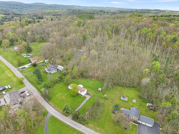 5th image of 2405 Bradley Creek Rd