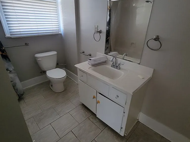 1019 Sheridan Ave #C — Photo 7