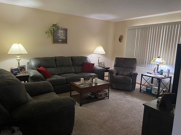 3rd image of 19 Capri St