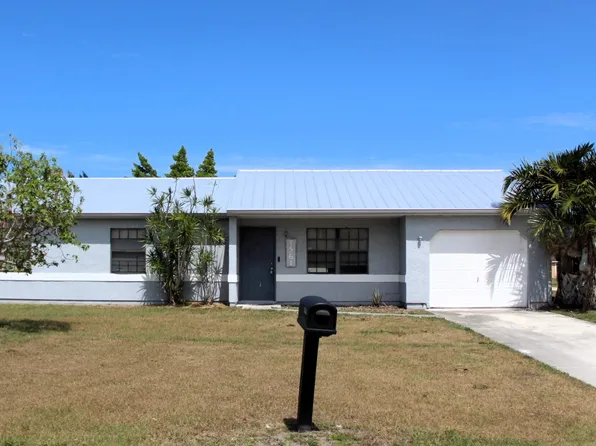 1561 SE Arenson Lane, Port St Lucie, FL 34952