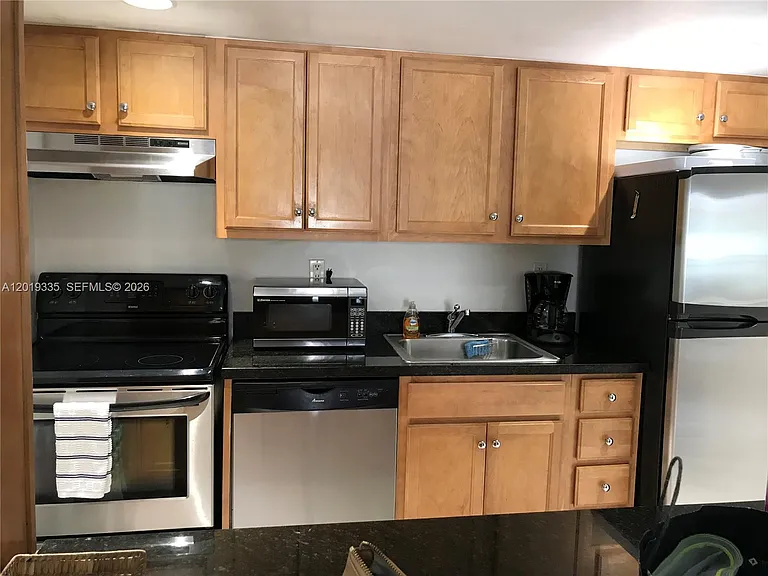 290 Sunrise Dr #208 — Photo 9