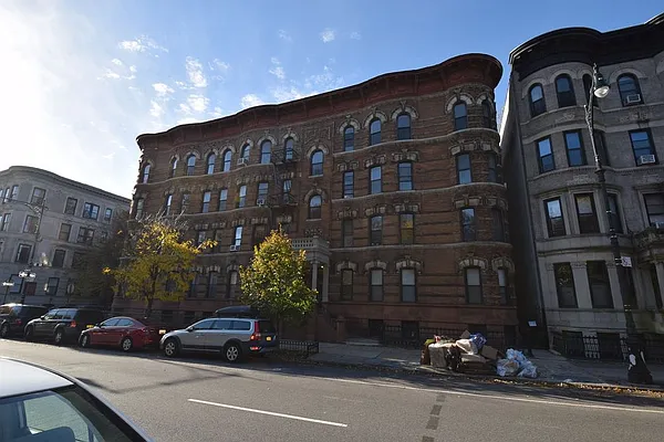 Rented by Rolling Stone Realty LLC | media 26