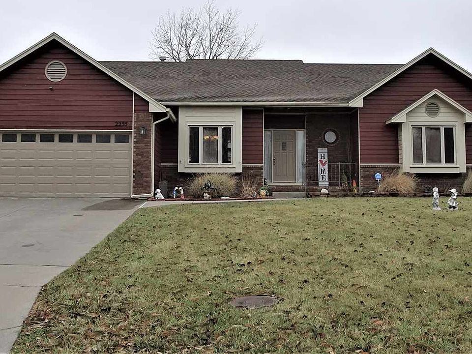 1st image of 2235 Gentry Ln