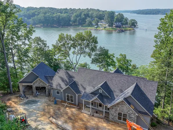 141 Lookout Pointe Dr, Moneta, VA 24121