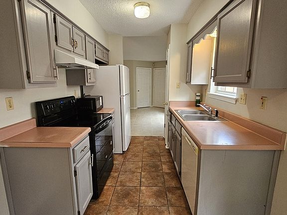 3rd image of 1542 Beaver Trail Dr