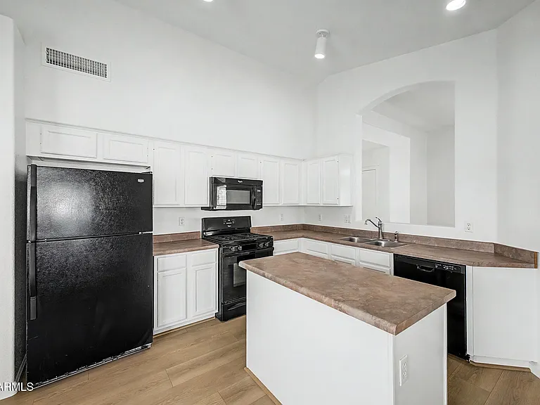 3290 E Juanita Ave — Photo 9