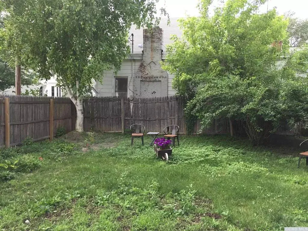 1 bed, 1.0 bath, 900 sqft, $1,800 — Photo 3