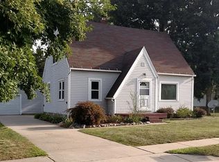 529 E Broad St, Linden, MI 48451