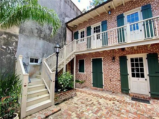 1027 Chartres St #F — Photo 5