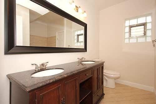 4th image of 2-4145 N Troy St #2
