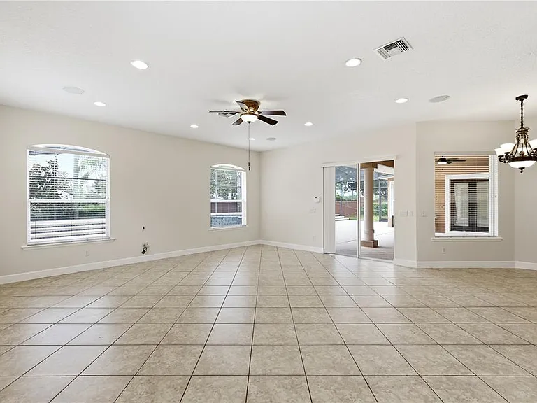 3205 King George Dr — Photo 23