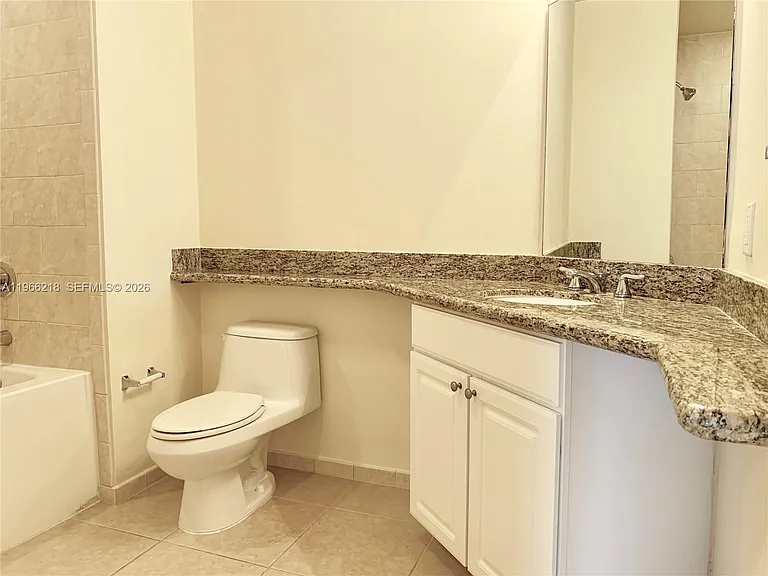3001 NE 185th St #103 — Photo 6