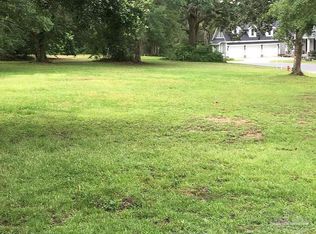 340 Swift Creek Dr, Cantonment, FL 32533