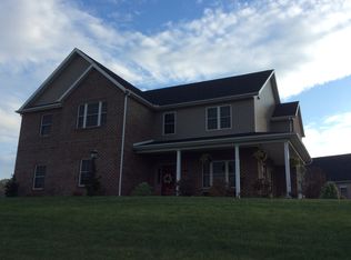 1735 Carrera Dr, Chambersburg, PA 17202