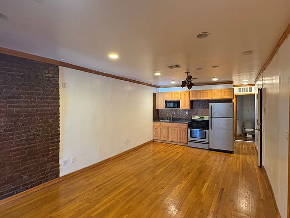 4th image of 681 4th Ave APT 2