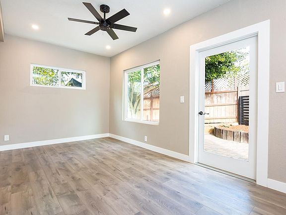 4th image of 620 1/2 Marsolan Ave