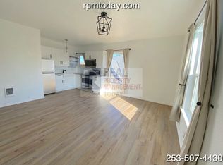948 S Sheridan Ave, Tacoma, WA 98405