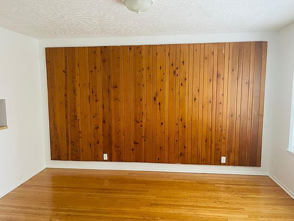 3rd image of 6925 S Crandon Ave #2W
