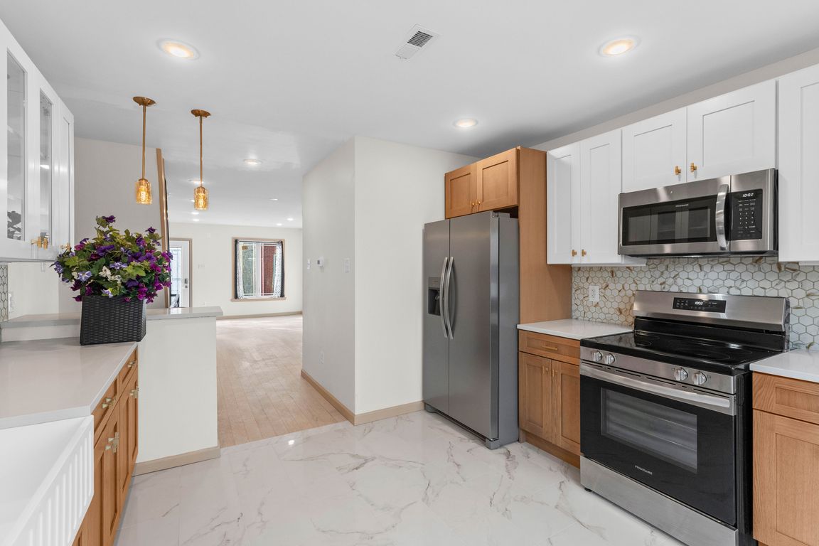 next background image