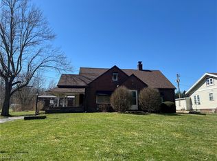 1329 N Market St, East Palestine, OH 44413