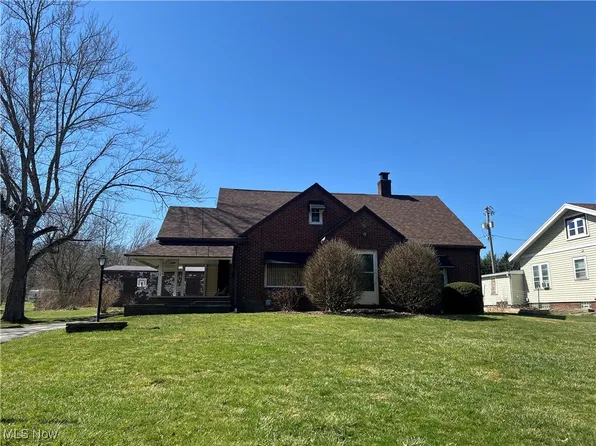 1329 N Market St, East Palestine, OH 44413