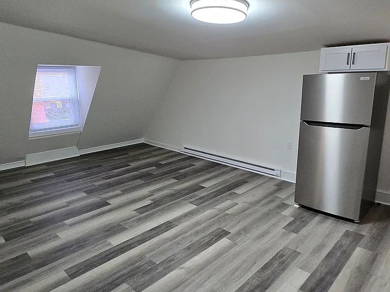 213 W Market St #3 — Photo 10