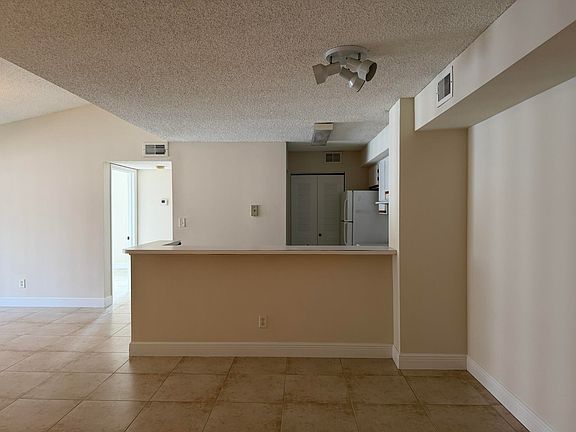 3rd image of 520 S Park Road #22-12