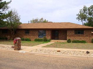 805 E Harding Ave, Morton, TX 79346
