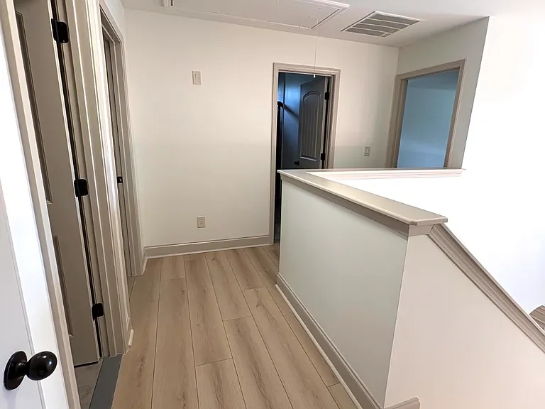 1244 Saint James Pl — Photo 21