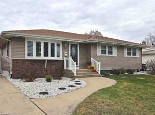 9215 Prairie Ave, Highland, IN 46322