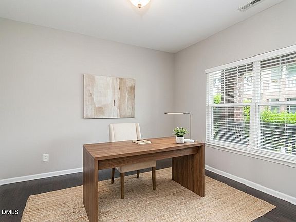 4th image of 340 Kinellan Ln