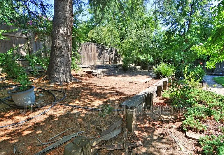 6830 Mellodora Dr — Photo 65