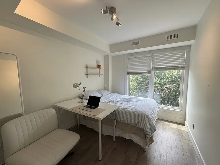 1175 Dovercourt Rd #4 — Photo 12