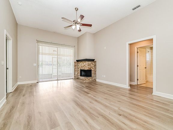 3rd image of 10243 Allenwood Dr