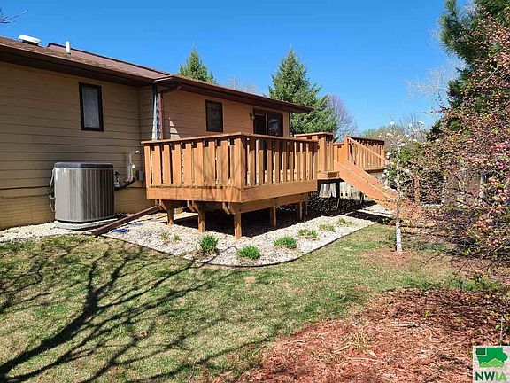 3rd image of 2028 Bell Ct